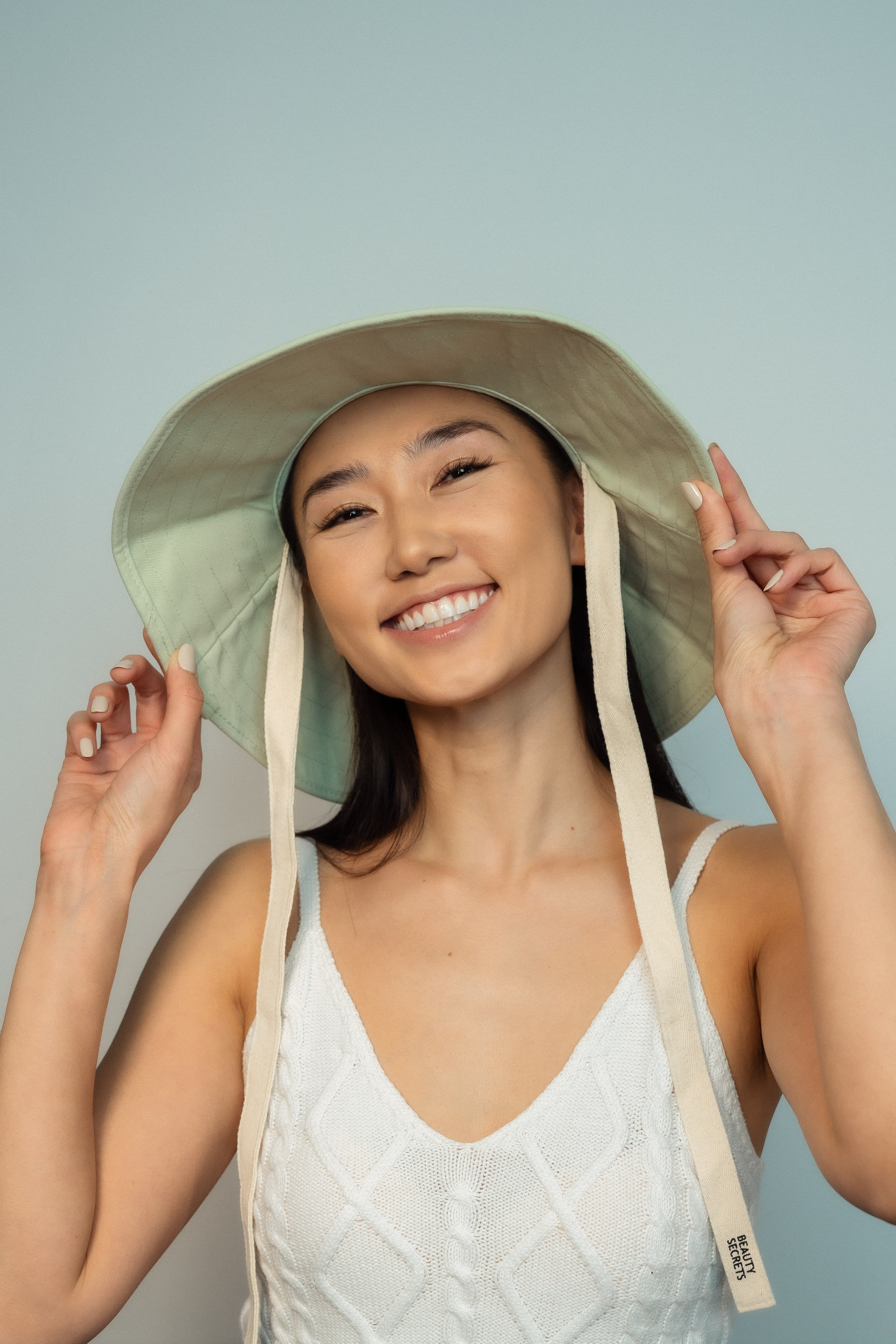 BEAUTY SECRETS BUCKET HAT GREEN
